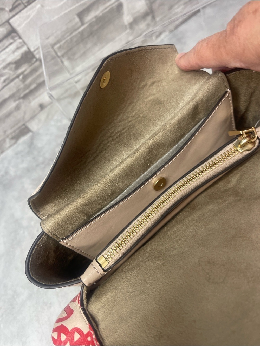Michaek Kors Cece Medium Chain Shoulder Bag with Matching Wallet Pink Grafitti - Picture 10 of 16
